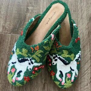 Printfresh Unicorn Garden Tufted Slippers Size 8